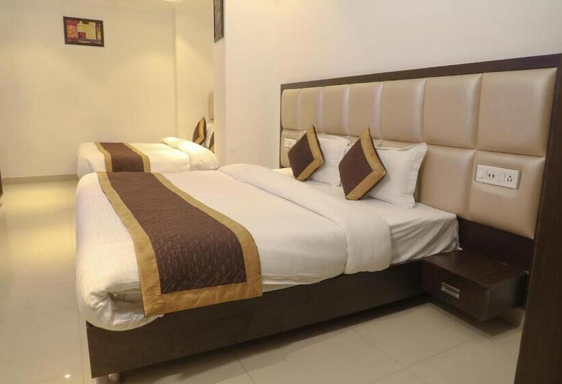 Familjerum, Jr Group Of Hotels 500 Meter From Golden Temple