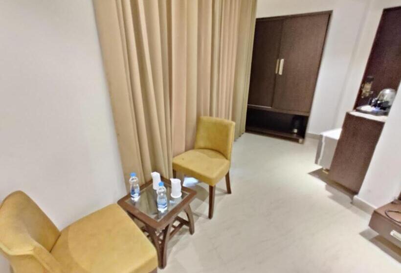 Deluxe Rum, Jr Group Of Hotels 500 Meter From Golden Temple