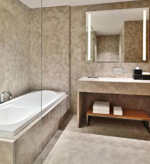 جناح رئاسى, Courtyard By Marriott Nashik