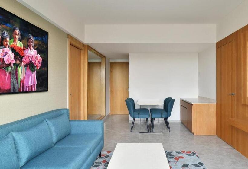 סוויטה נשיאותית, Courtyard By Marriott Nashik