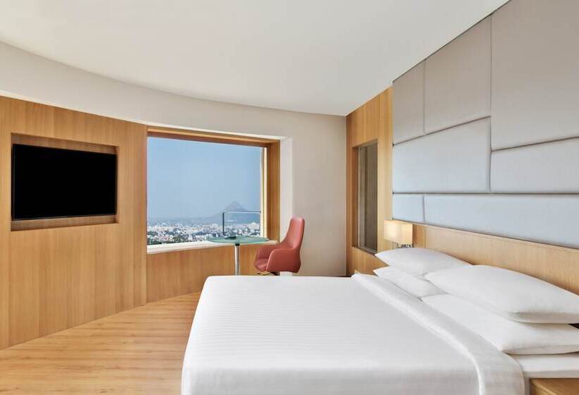 Студия Стандарт Двуспальная Кровать, Courtyard By Marriott Nashik