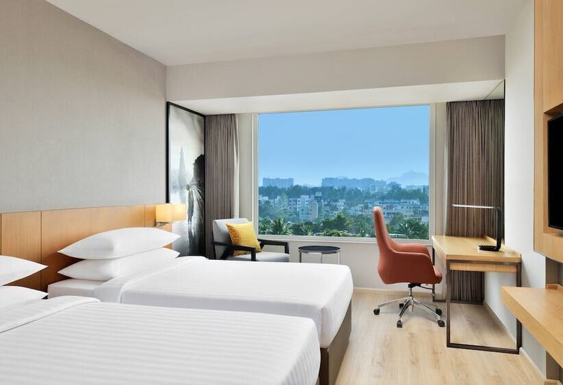 חדר סטנדרט מיטה זוגית עם נוף לעיר, Courtyard By Marriott Nashik