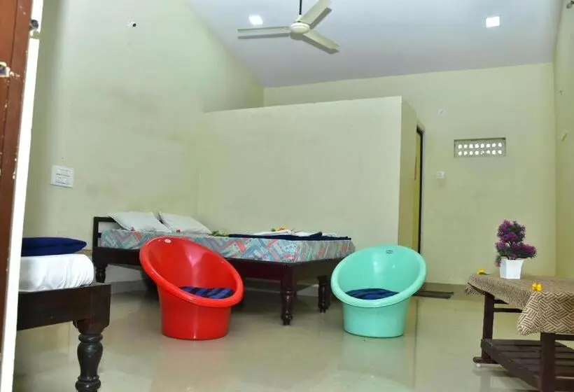 デラックストリプルルーム, Megha Resort , Hampi