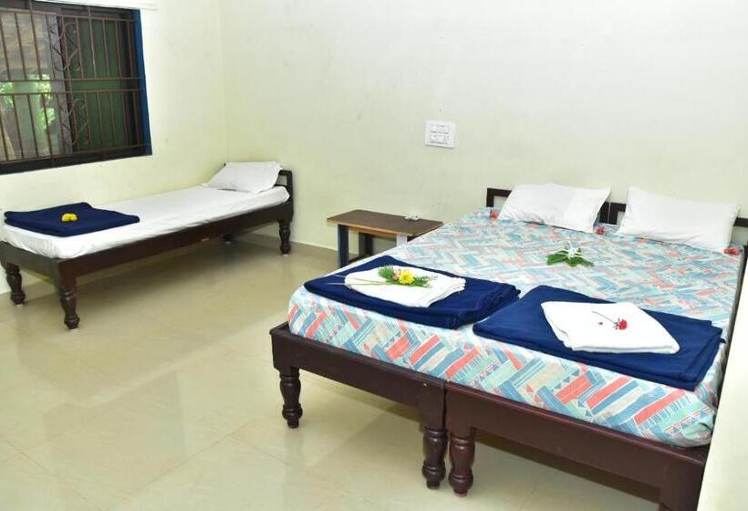 غرفة ديلوكس ثلاثية, Megha Resort , Hampi