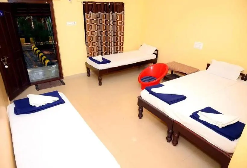 デラックストリプルルーム, Megha Resort , Hampi