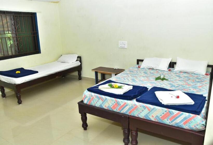 غرفة ديلوكس ثلاثية, Megha Resort , Hampi