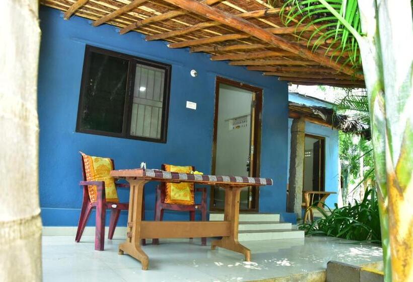 غرفة ديلوكس ثلاثية, Megha Resort , Hampi