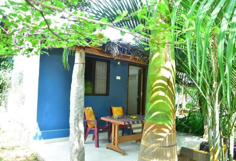 غرفة ديلوكس ثلاثية, Megha Resort , Hampi