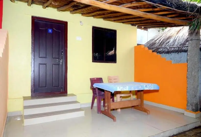デラックスルーム, Megha Resort , Hampi
