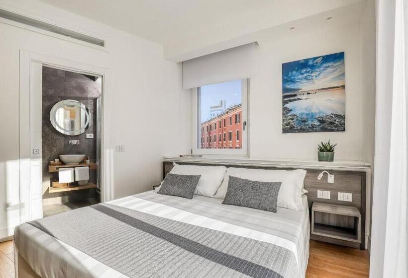 اتاق لوکس با بالکن, Gallery Suite