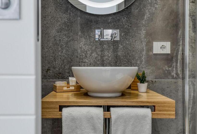 اتاق استاندارد با بالکن, Gallery Suite