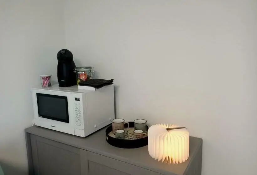 ガーデンビューのスタンダードワンルーム, Studio De Jardin Le Temps D Une Pause Jusqu à 4 Personnes En Face Du Beaujolais Climatisation Et B