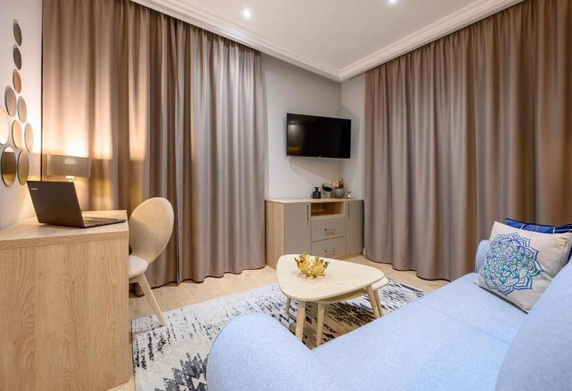 آپارتمان 1 خوابه با تراس, Dozsa Residence