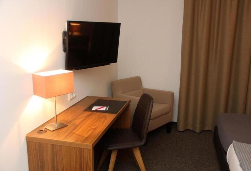 חדר סטנדרט יחיד, Drei Lilien