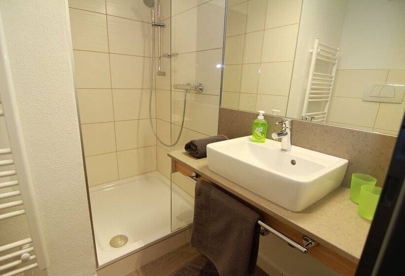 חדר סטנדרט, Drei Lilien