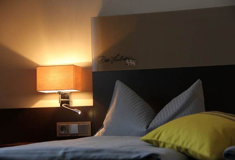 חדר סטנדרט יחיד, Drei Lilien