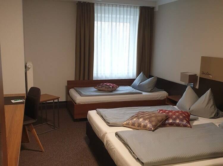 غرفة قياسية ثلاثية, Drei Lilien