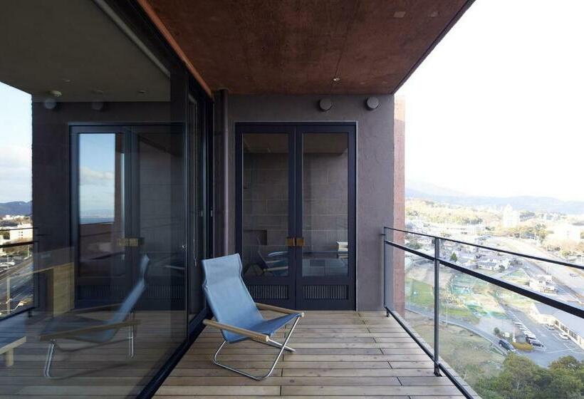 デラックストリプルルーム, Galleria Midobaru