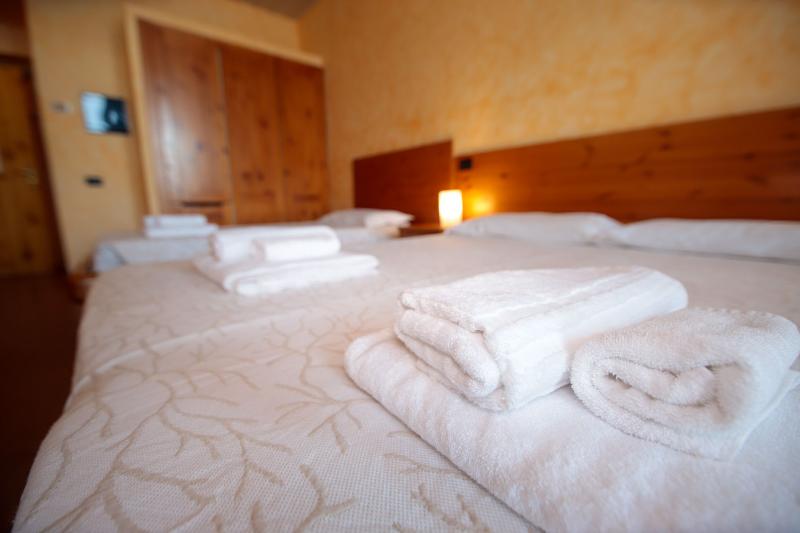 חדר סטנדרט לארבעה, Pràcatinat Hotel & Restaurant