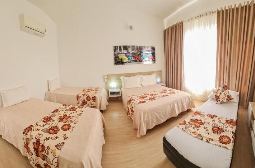 חדר משפחתי, Santa Clara Doradal