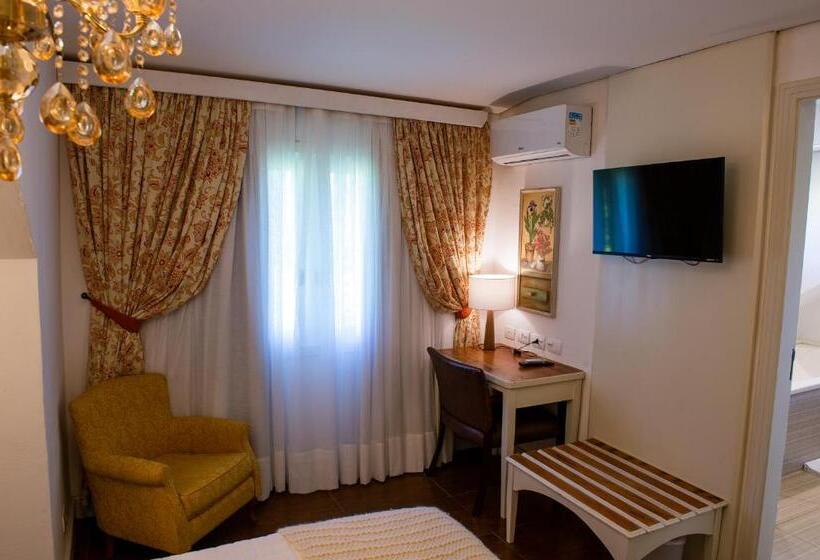 디럭스 자쿠지룸, Pousada Das Lavandas