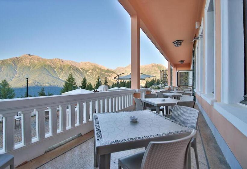 חדר סטנדרט לארבעה, Pràcatinat Hotel & Restaurant