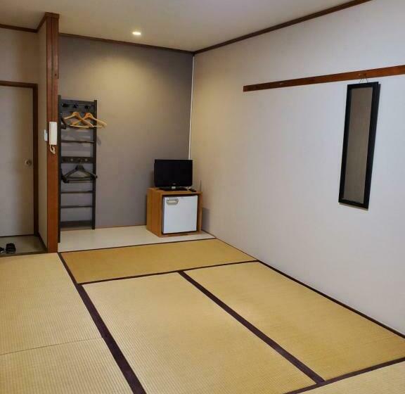 اتاق استاندارد با سرویس بهداشتی مشترک, Ryokan Kume Himawari Sou