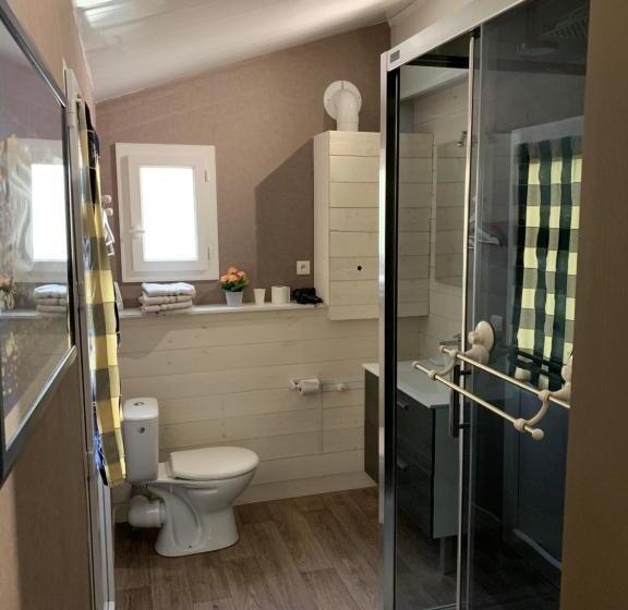 غرفة عائلية, Chambres D'hôtes De L'eglise