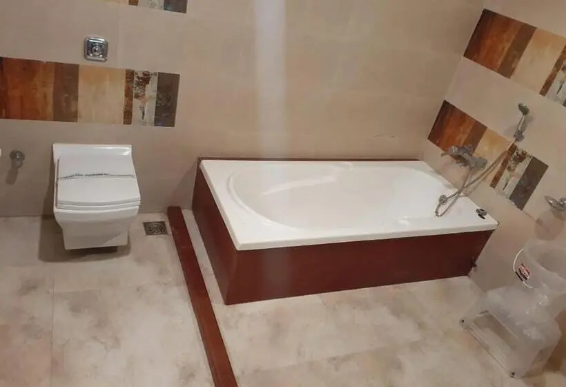سوییت, Gourish Resort