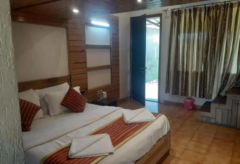 سوییت, Gourish Resort