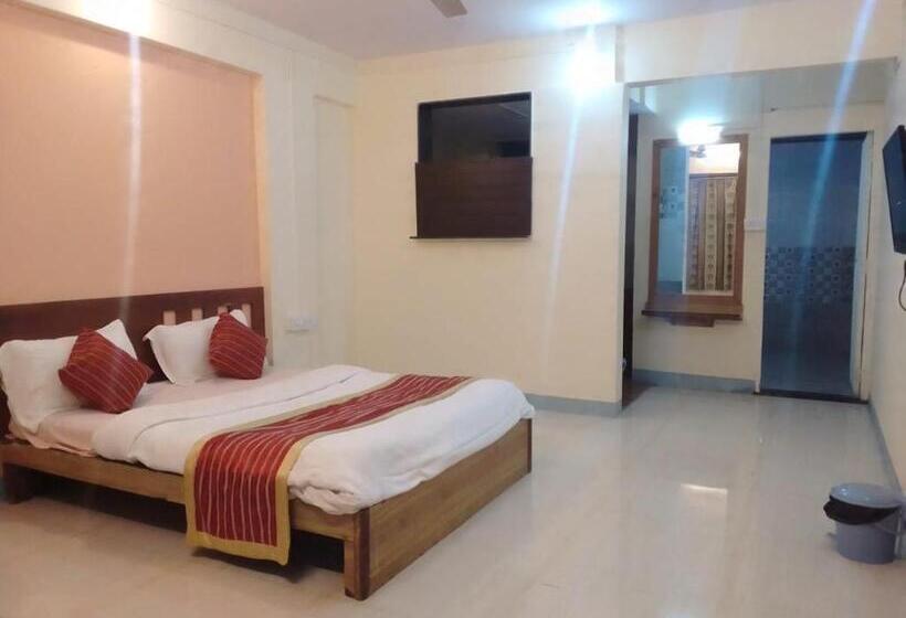 高级大房间, Gourish Resort