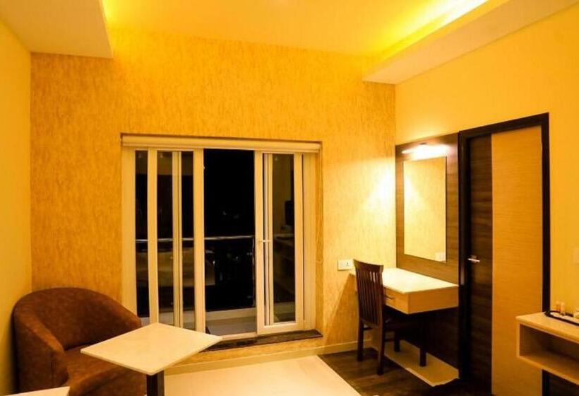 标准三人间, Laya Regency