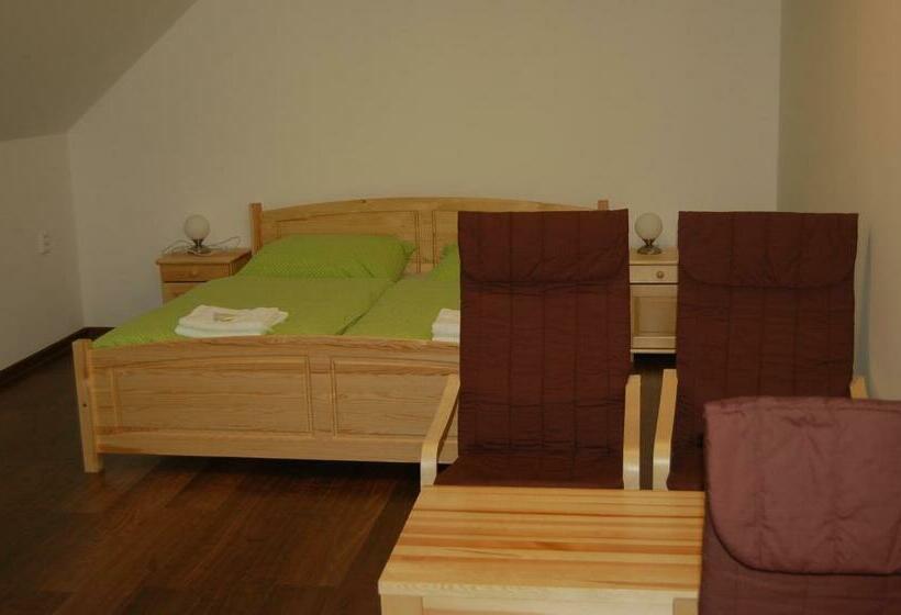 Standard Szoba, Stará Ameryka