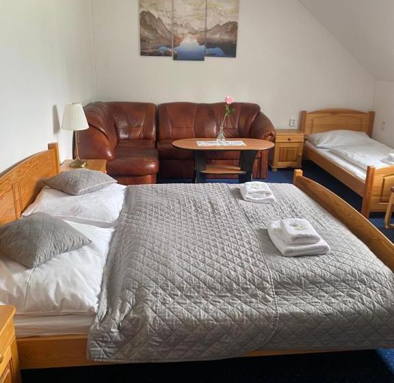 Háromágyas Standard Szoba, Stará Ameryka