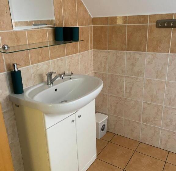 Háromágyas Standard Szoba, Stará Ameryka