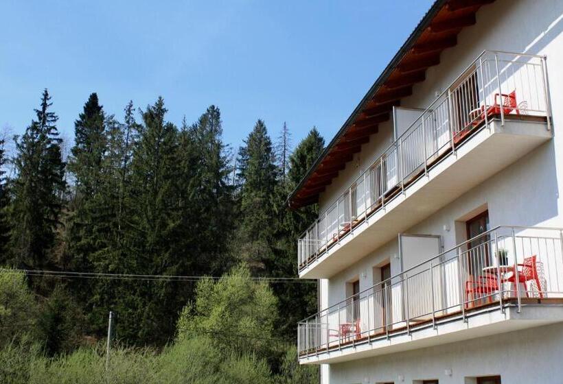 غرفة قياسية مطلّة علي الحديقة, Villa Malina