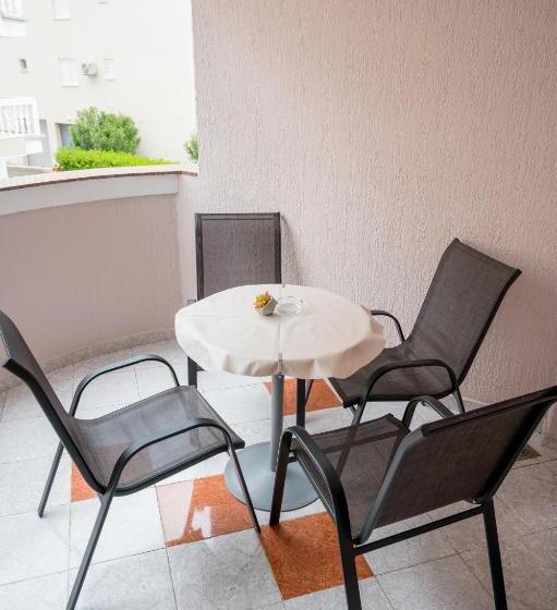 اتاق خانوادگی, Garni Hotel Mb