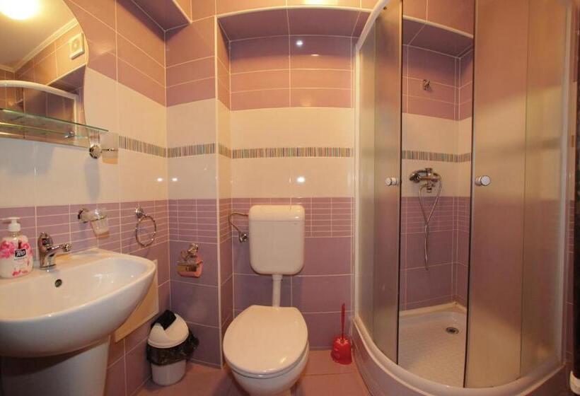 발코니 디럭스 룸, Martisorul