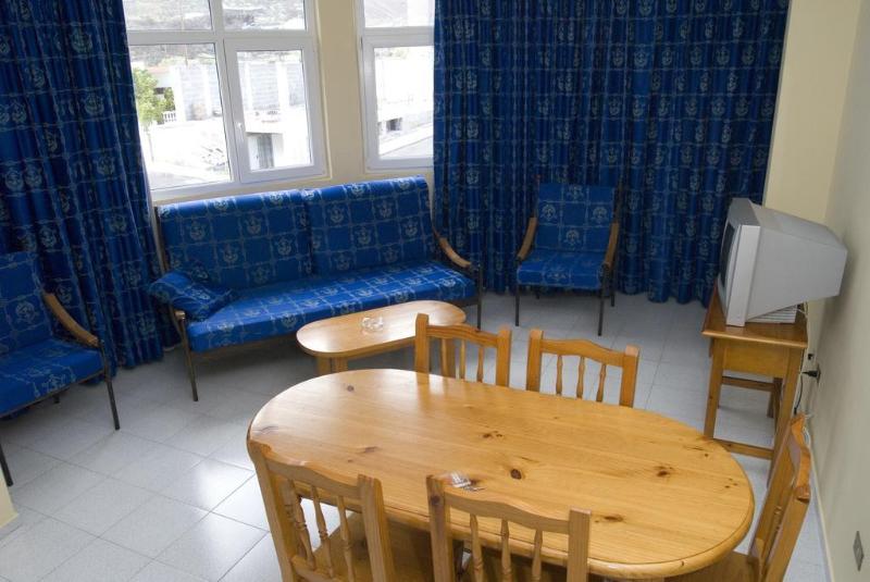 דירת חדר, Apartamentos Boomerang I