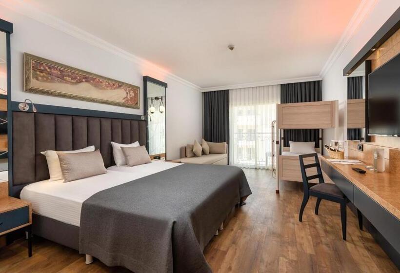 Standard Neljän Hengen Huone, Dobedan Exclusive Hotel & Spa