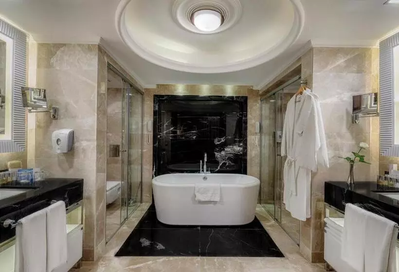 سوئیت رویال, Dobedan Exclusive Hotel & Spa