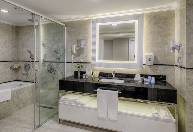 Perhehuone, Dobedan Exclusive Hotel & Spa