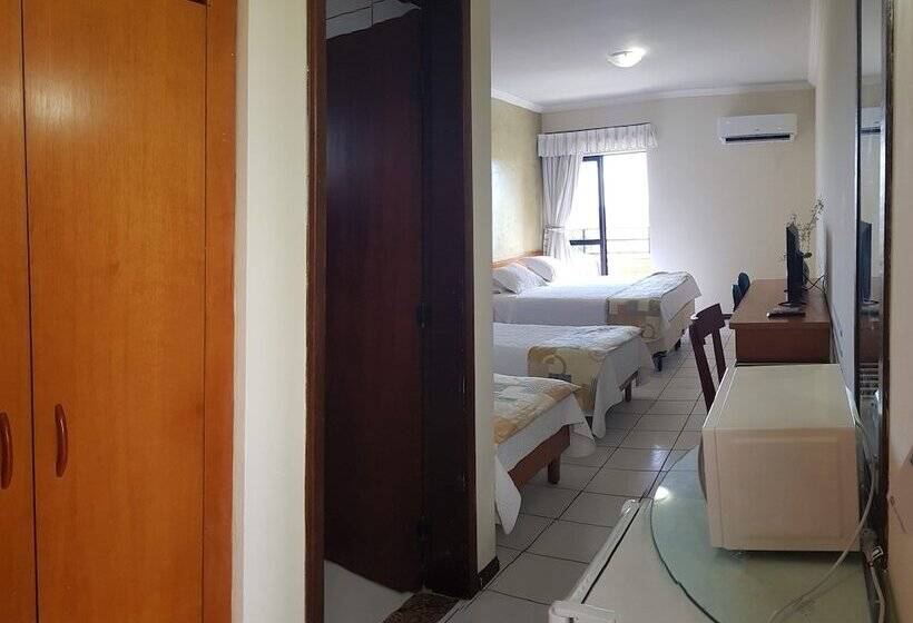 חדר סטנדרט לשלושה, Golden Beach