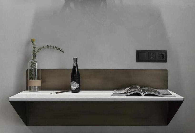 اتاق استاندارد, Icon Wipton