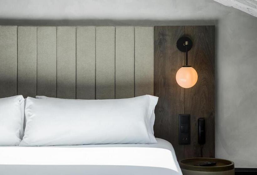 سوییت جونیور, Icon Wipton