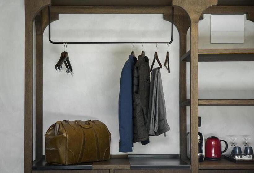 سوییت جونیور, Icon Wipton