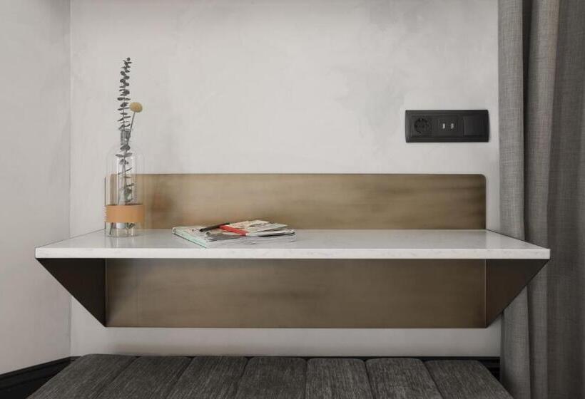 اتاق سوپریور با بالکن, Icon Wipton