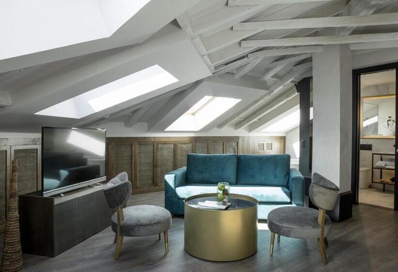 سوییت جونیور, Icon Wipton