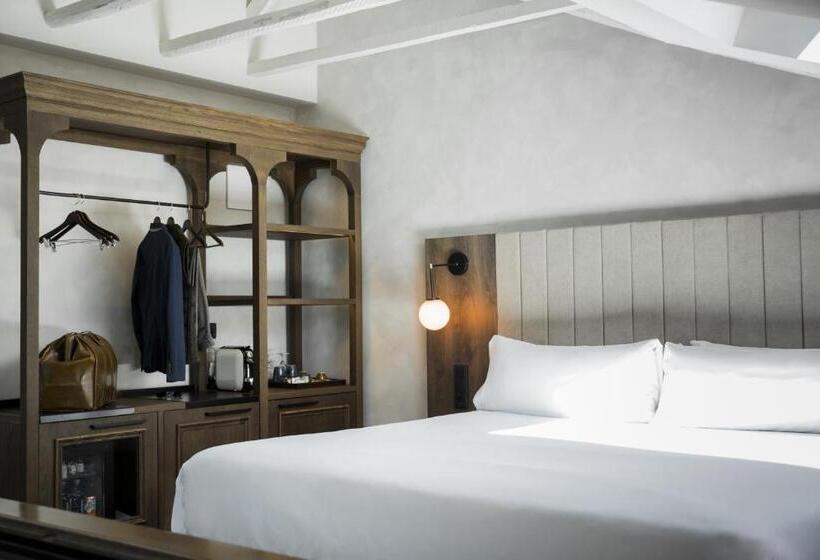 سوییت جونیور, Icon Wipton