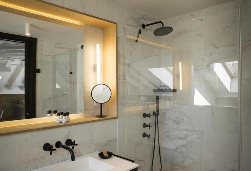 اتاق سوپریور با بالکن, Icon Wipton